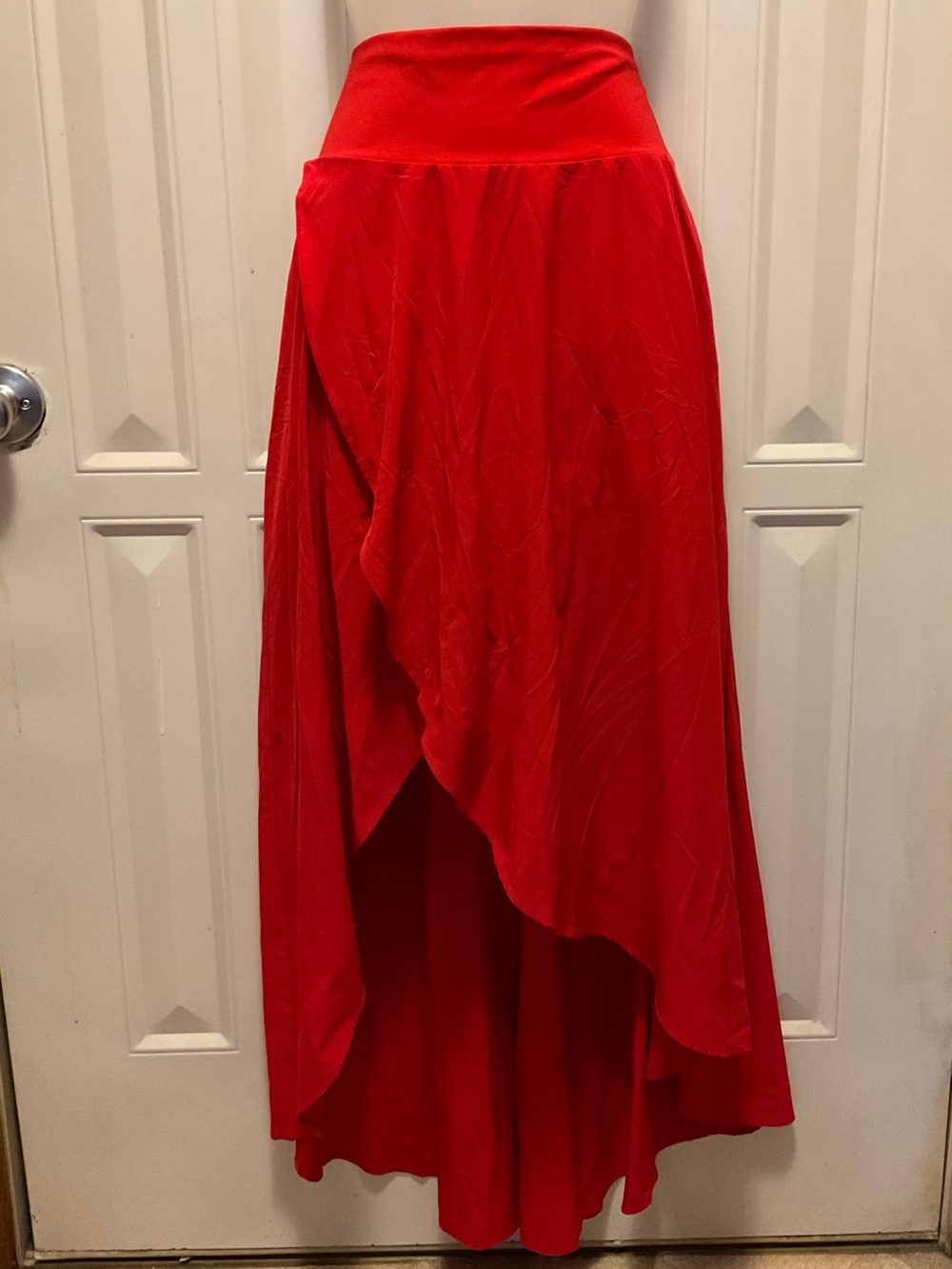 LARGE . HALARA BREEZEFUL HIGH LOW RUFFLE LIKE 2 IN 1 MAXI SKIRT